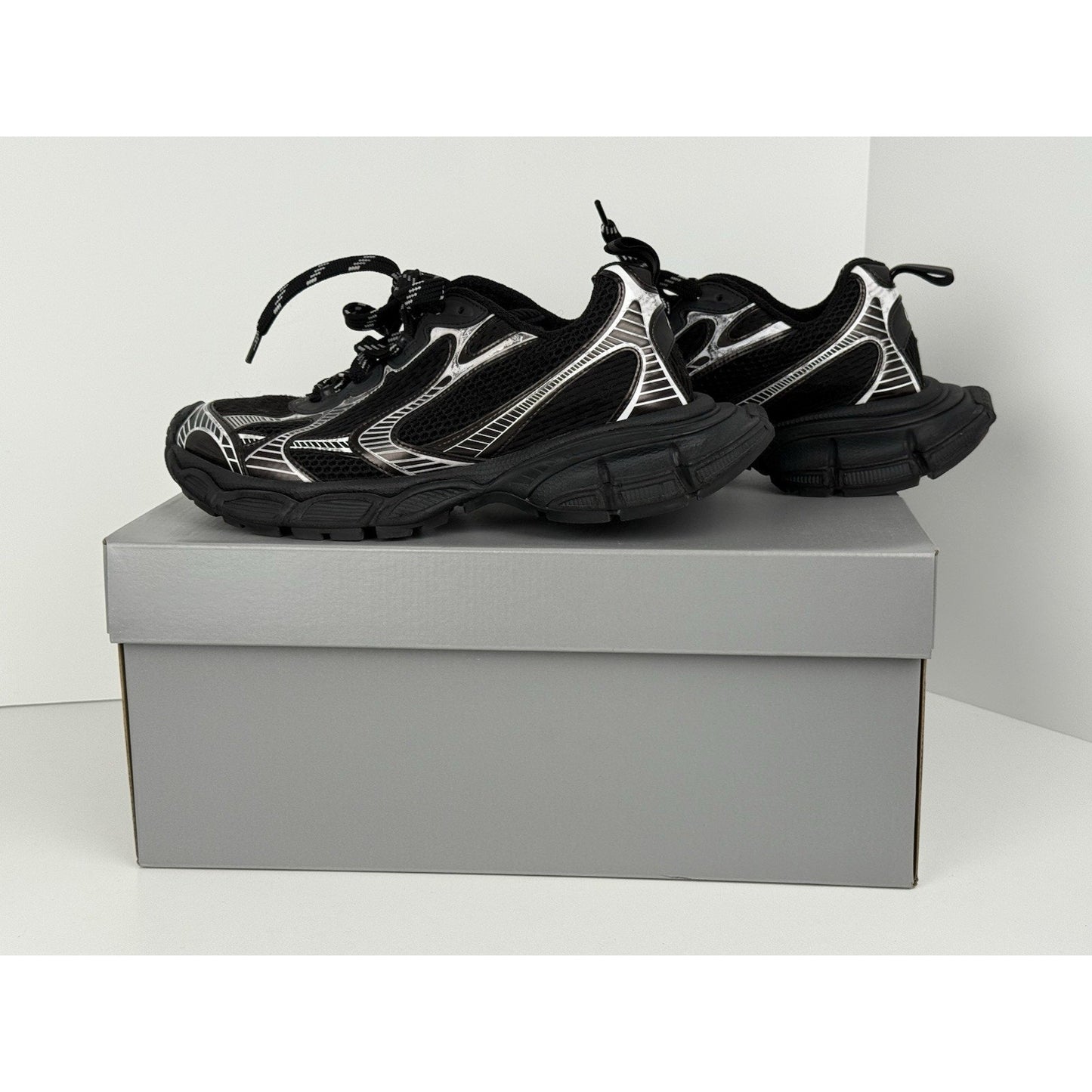 Balenciaga 3xl Monocolor Mesh Rubber Size 9 (42)