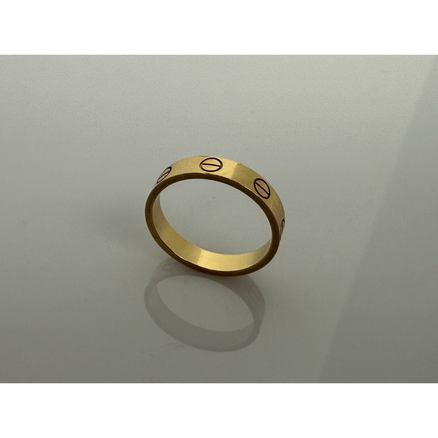 Cartier Love Round Ring 18k Yellow Gold KNM322