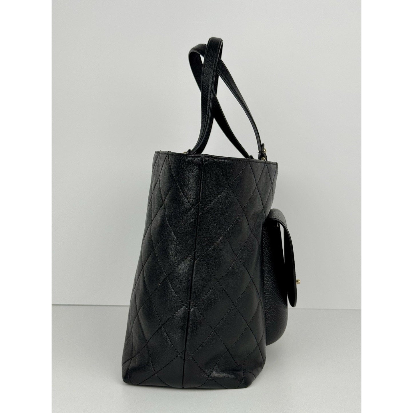 Chanel CC diamond-quilted tote bag in black calfskin & caviar leather