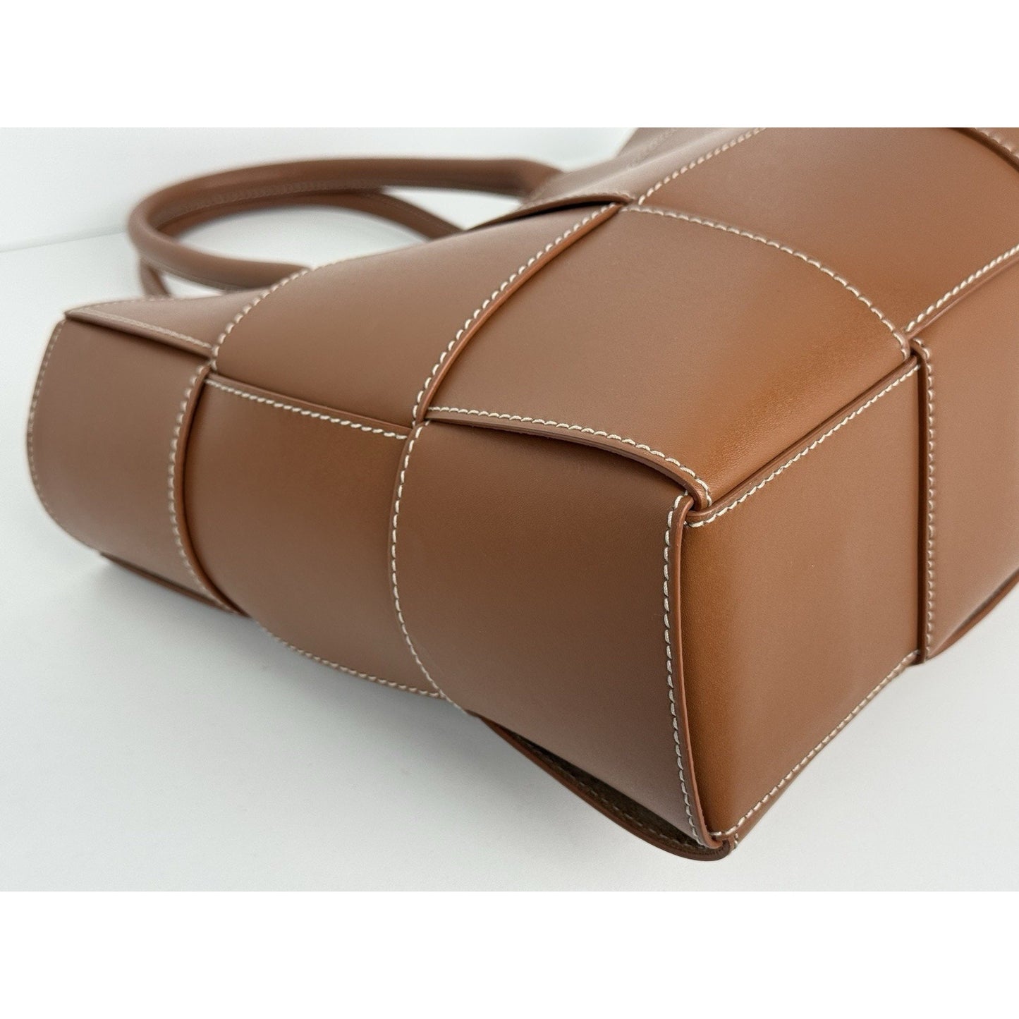 Bottega Veneta Nappa Maxi Intrecciato Men’s Arco Tote in Wood