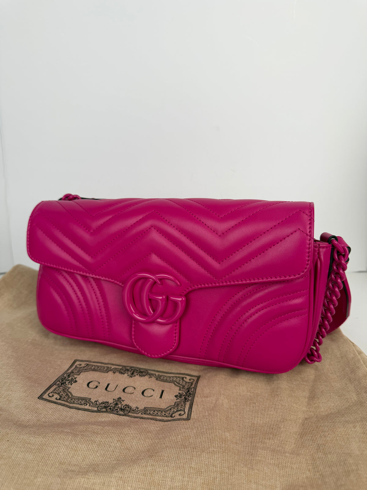 Gucci Interlocking G Marmont Small Shoulder Bag in Pink Quilted Chevron Leather YS12
