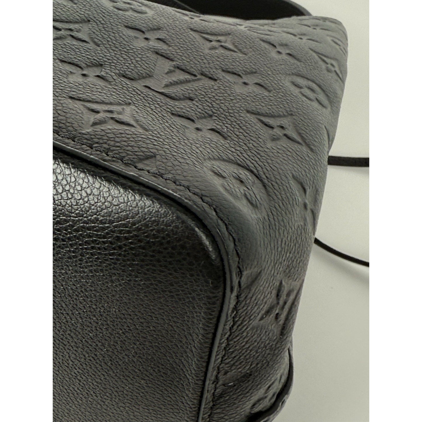 Louis Vuitton Neo Noé MM Empreinte Black Leather Women's Bucket Bag