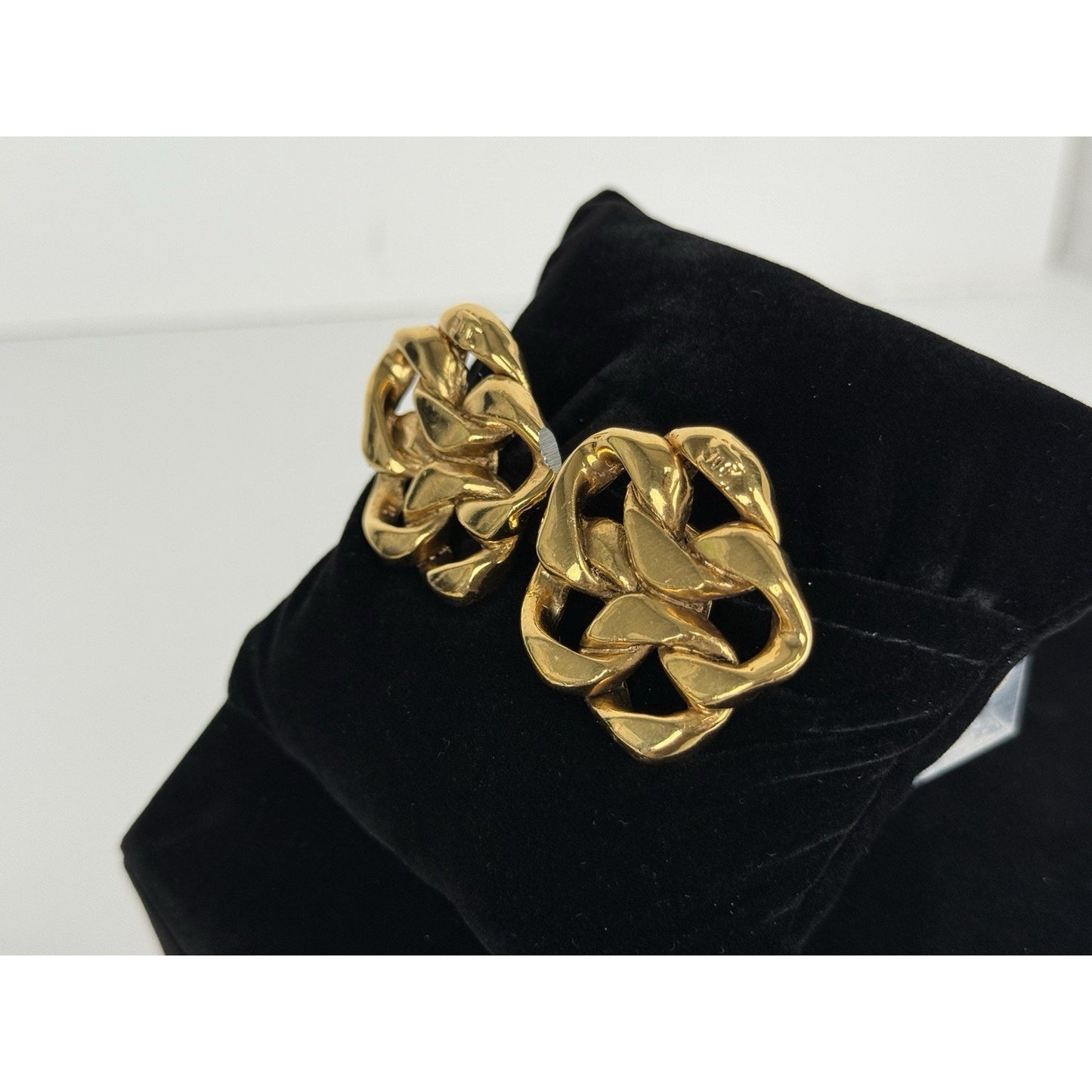 Chanel Gold Chain Flower Clip on Earrings 1980s
