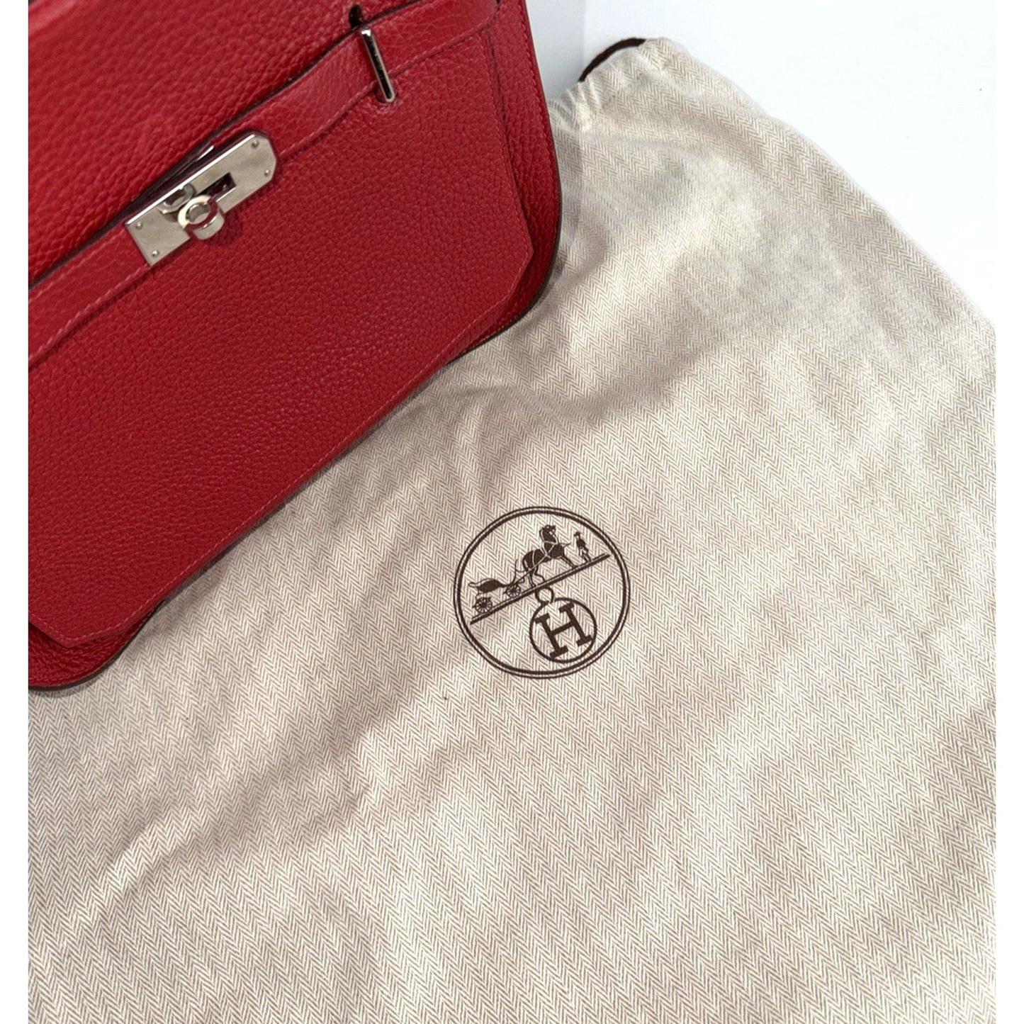 Hermès Jypsiere 28 Messenger Bag in a Rich Red Calfskin Leather 2012 E5
