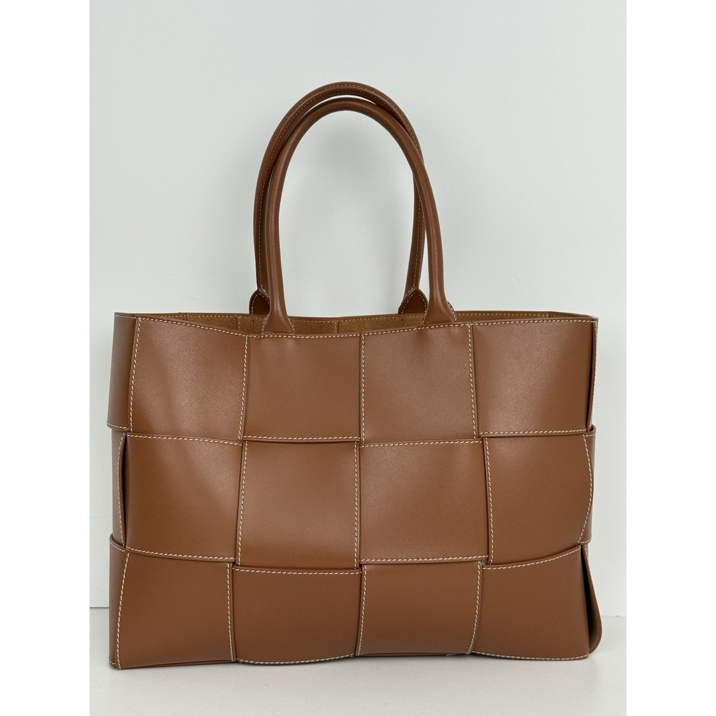 Bottega Veneta Nappa Maxi Intrecciato Men’s Arco Tote in Wood