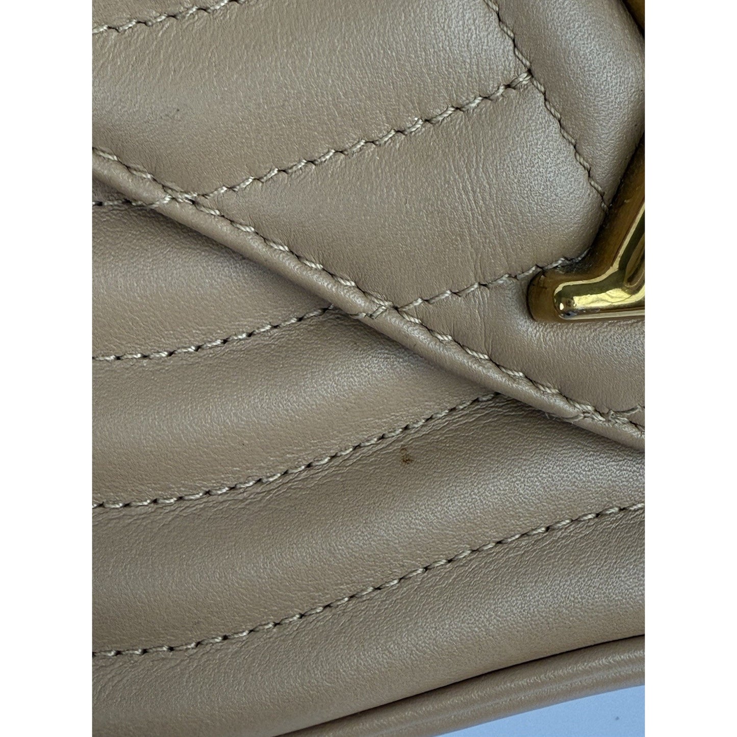 LOUIS VUITTON Beige Leather New Wave Chain Strap MM Noisette Shoulder Bag