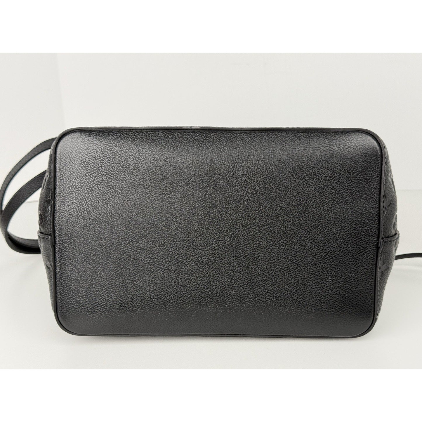 Louis Vuitton Neo Noé MM Empreinte Black Leather Women's Bucket Bag