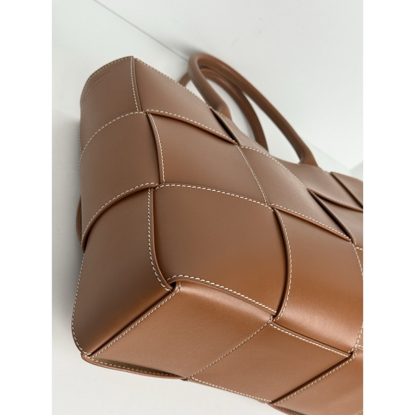 Bottega Veneta Nappa Maxi Intrecciato Men’s Arco Tote in Wood