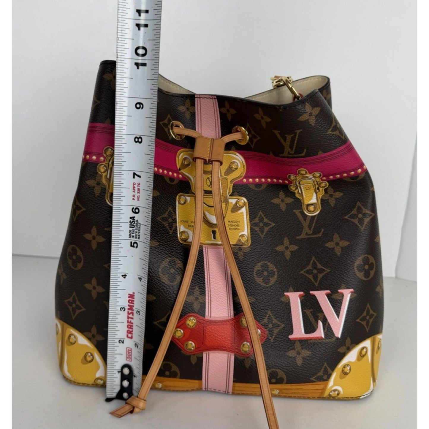 Louis Vuitton NeoNoe Shoulder Bag Limited Edition Trunks Monogram Canvas C4