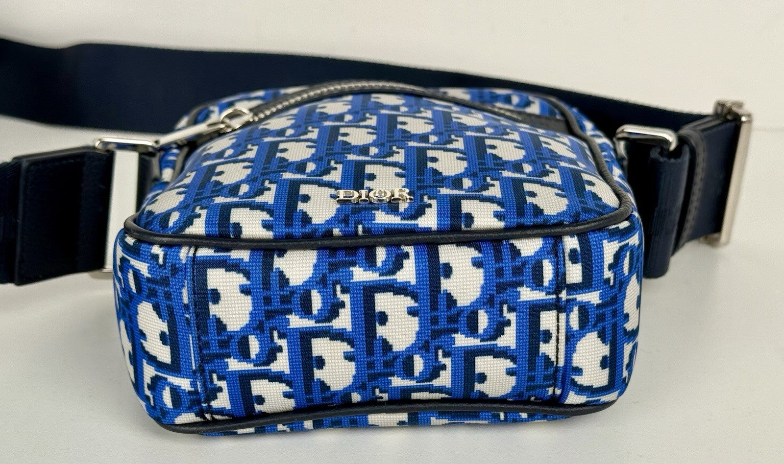 Christian Dior Messenger Pouch Oblique Pixel