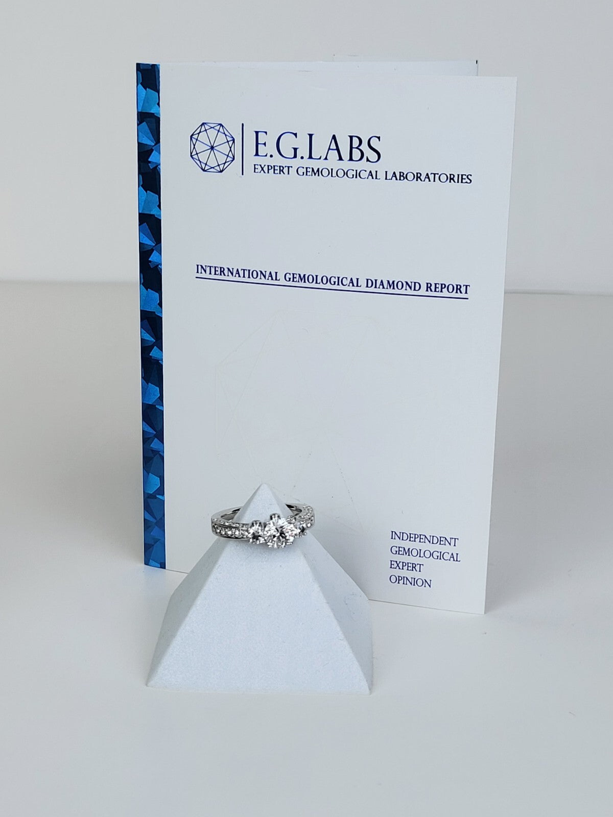 18k White Gold Natural Diamond Ring 1.18ct Main Stone Size7.5