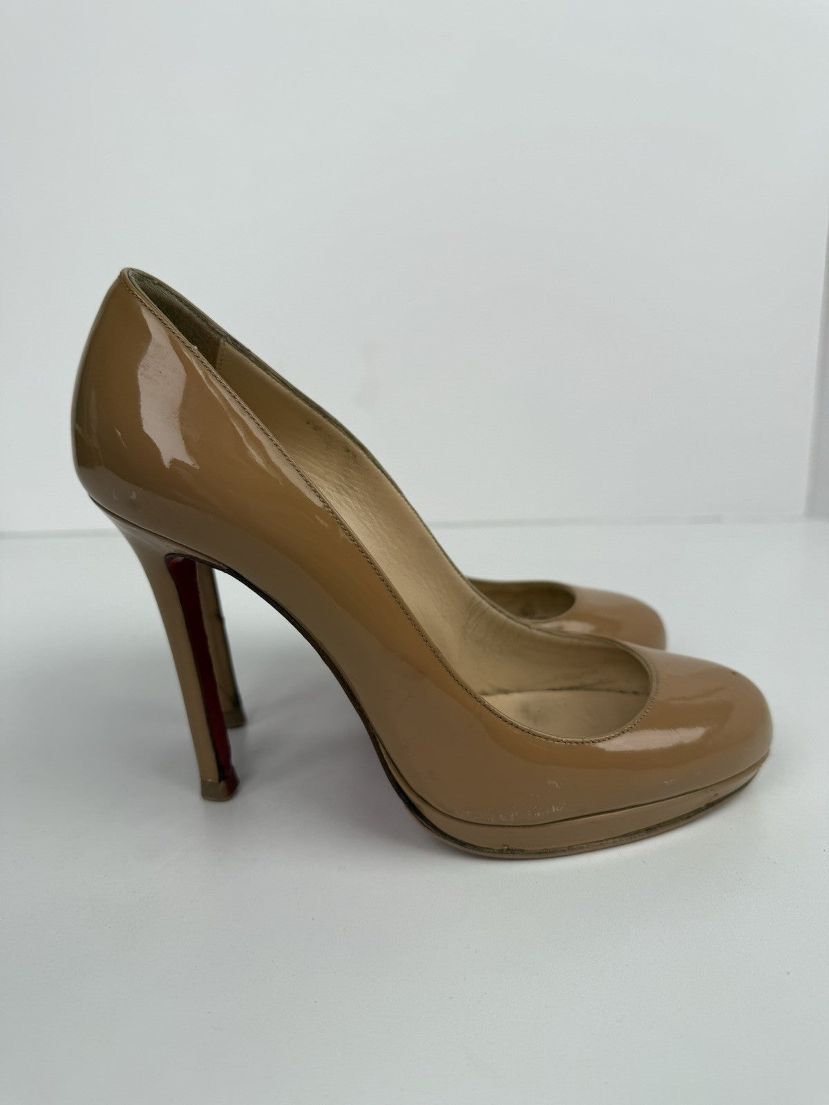 Christian Louboutin Patent Leather Pump Size 5.5 Beige