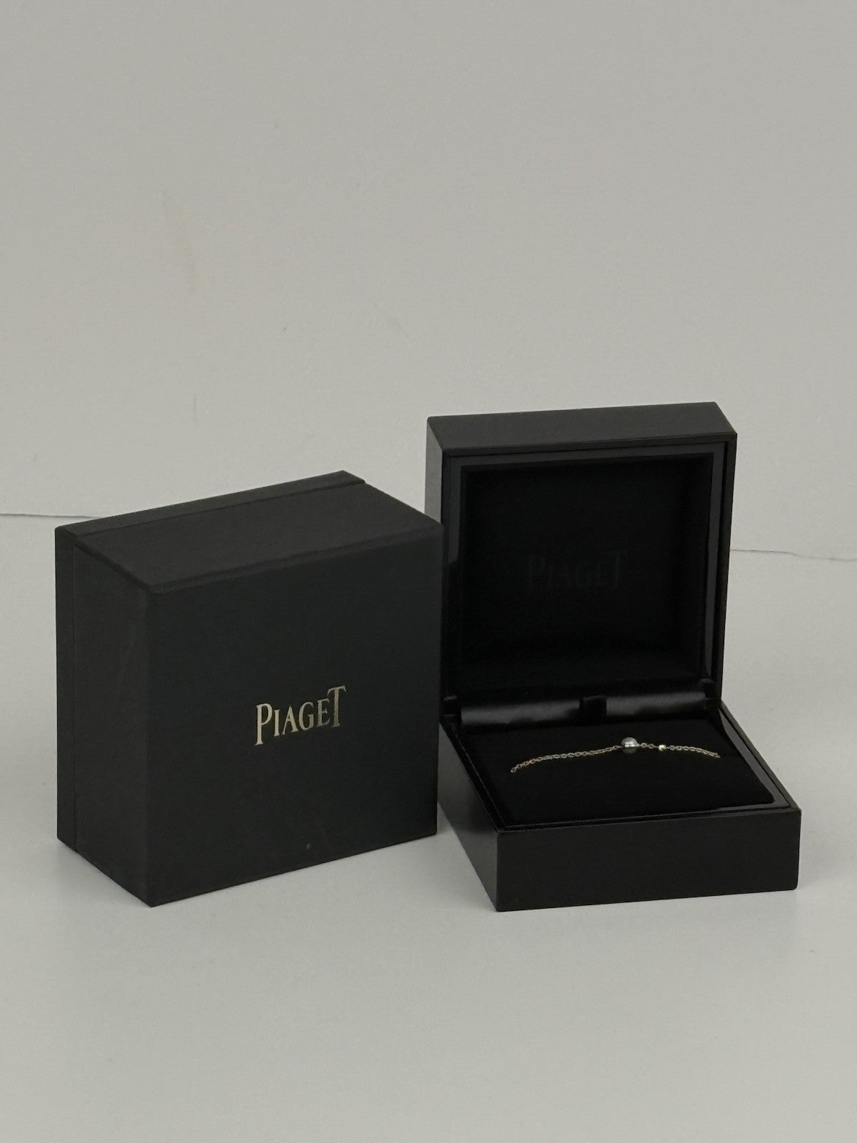 Piaget Possession Mother of Pearl Bead Diamond 18k Rose Gold Bracelet