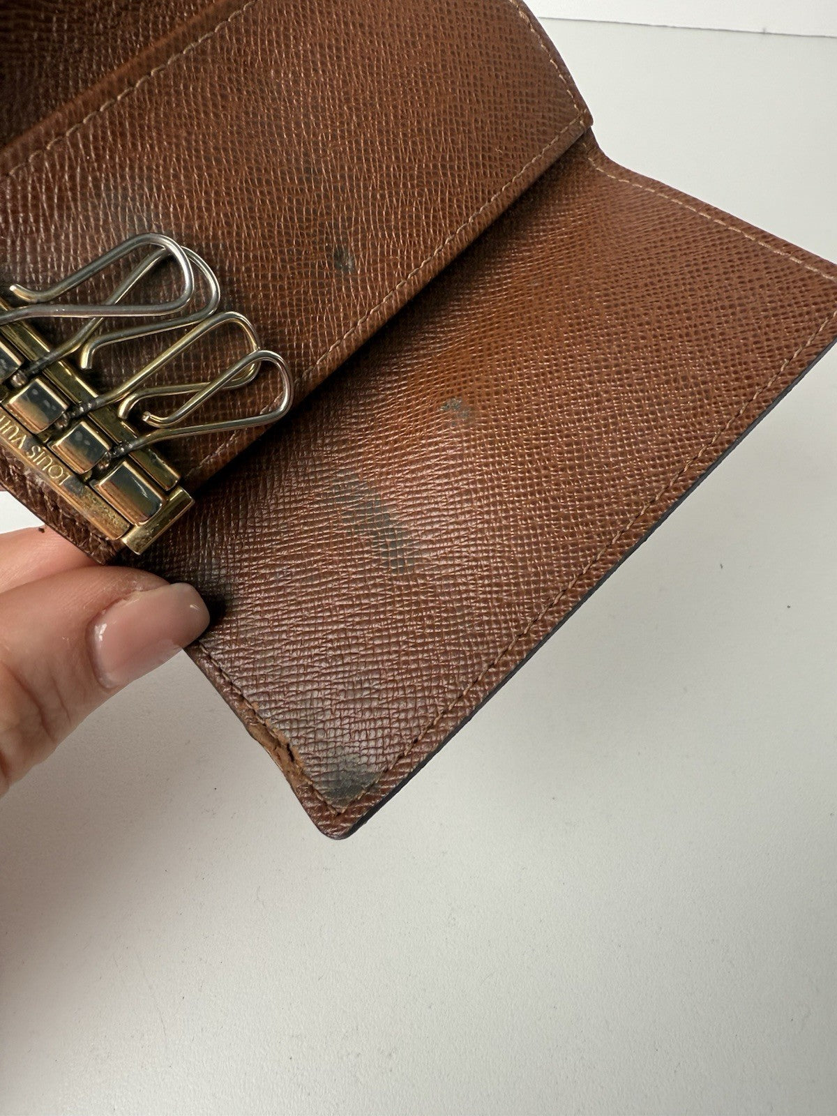 Louis Vuitton Multicles 4 Key Case Holder Fuchsia