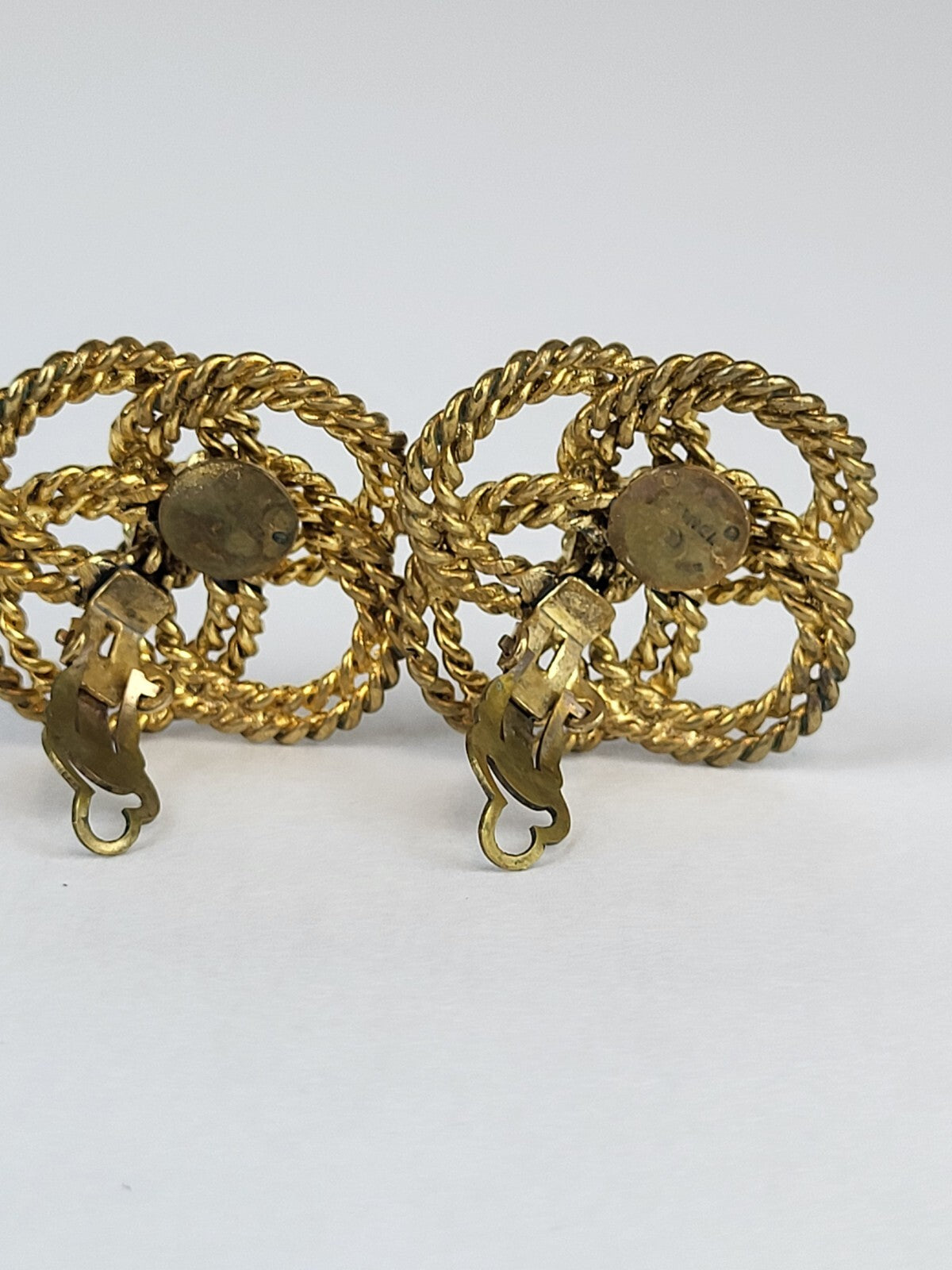 Chanel Vintage Earrings 70s Quatrefoil Round Rope Link Clip On Yellow Gold Tone