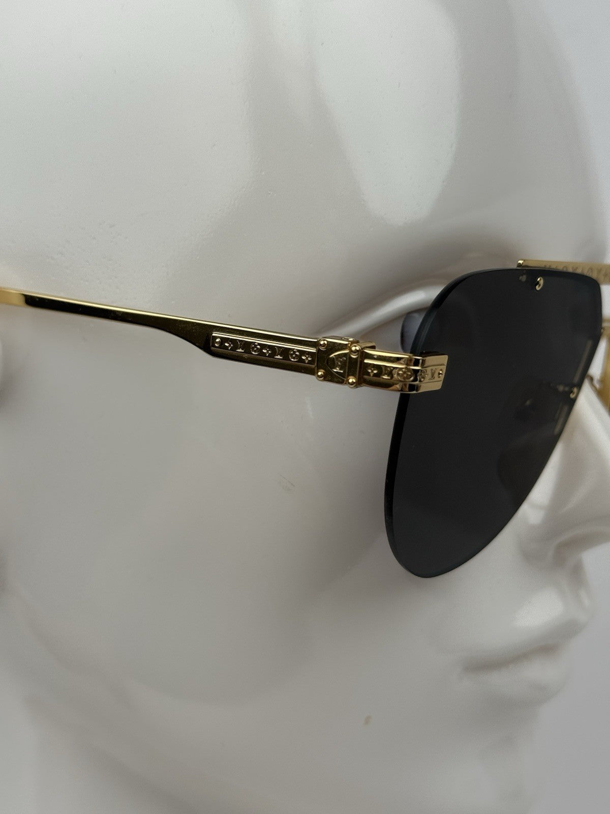 Louis Vuitton Sunglasses Z1261E Gold Frame For Women 63/13