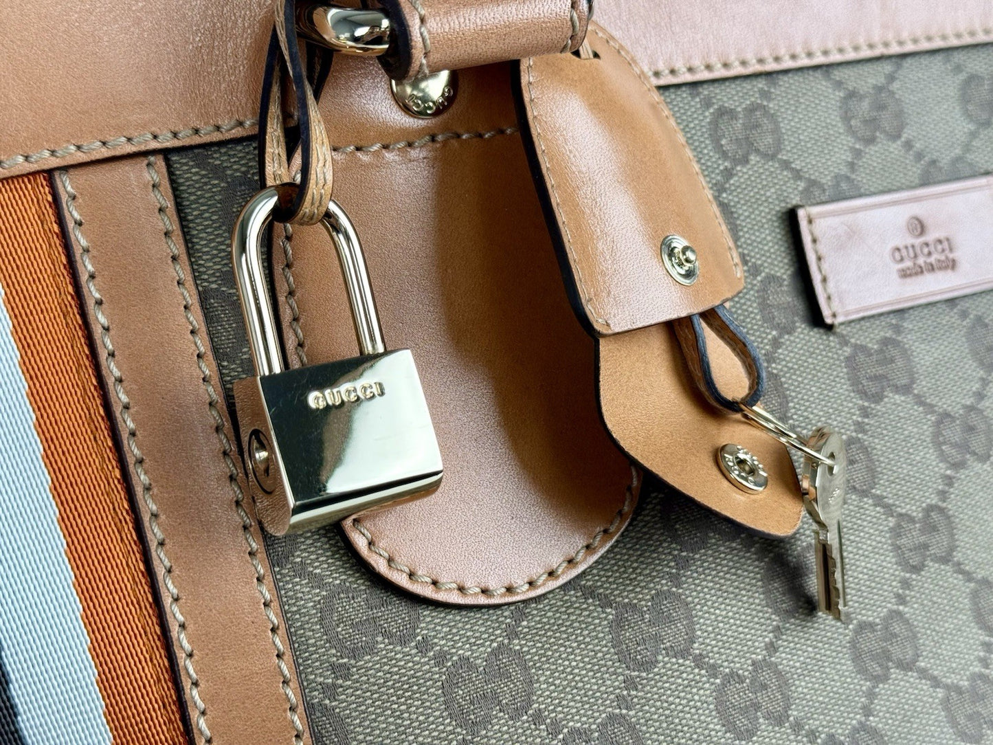 Gucci Canvas Messenger Luggage Bag Large