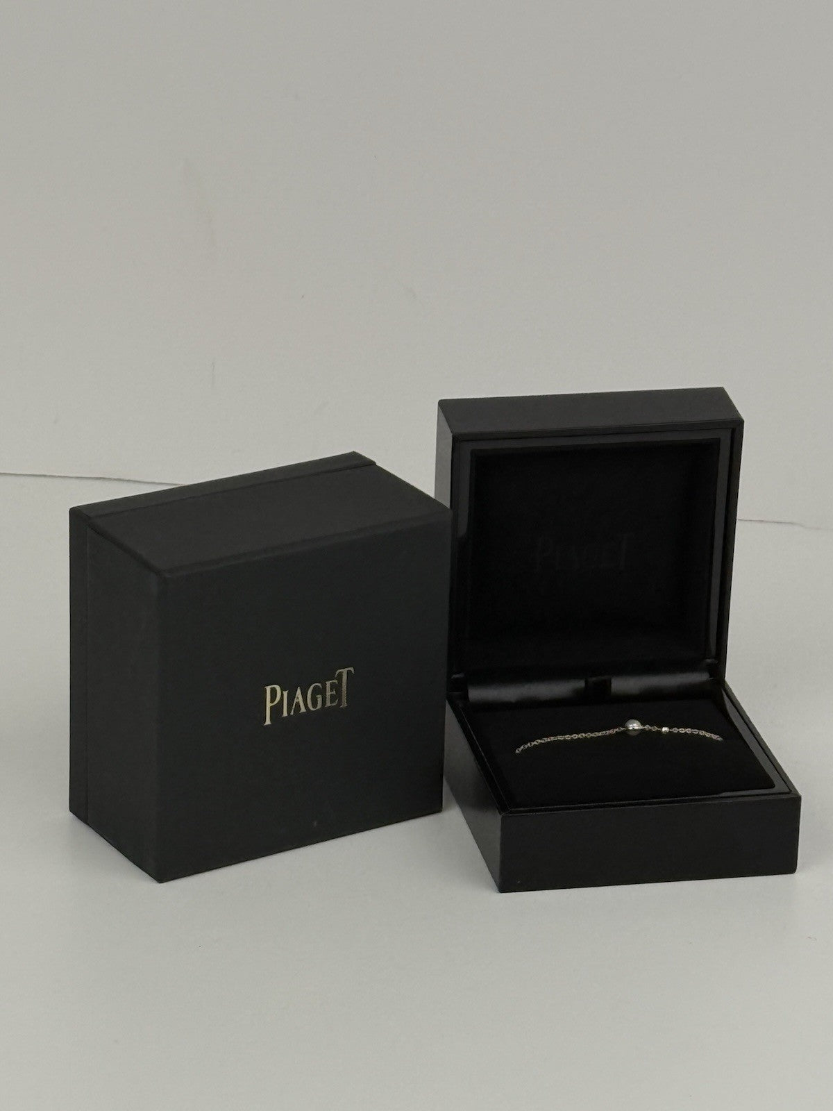 Piaget Possession Mother of Pearl Bead Diamond 18k Rose Gold Bracelet