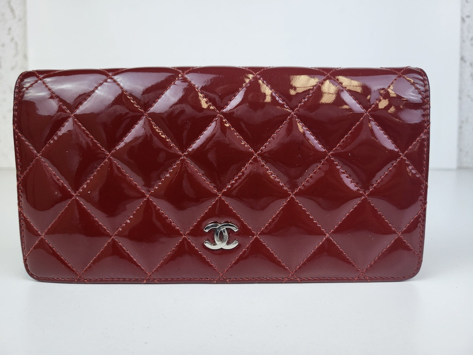 Chanel Wallet Interlocking CC Logo Patent Leather Continental Red