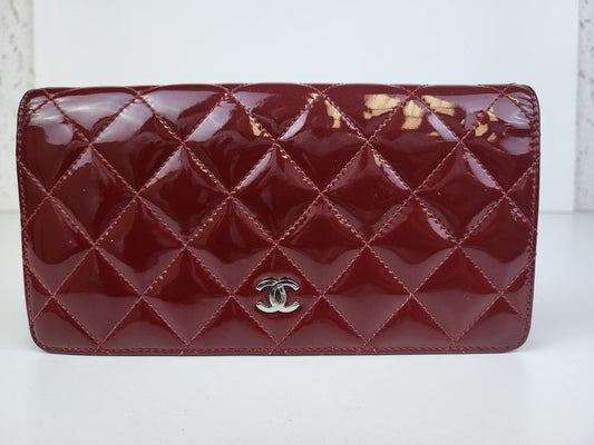 Chanel Wallet Interlocking CC Logo Patent Leather Continental Red
