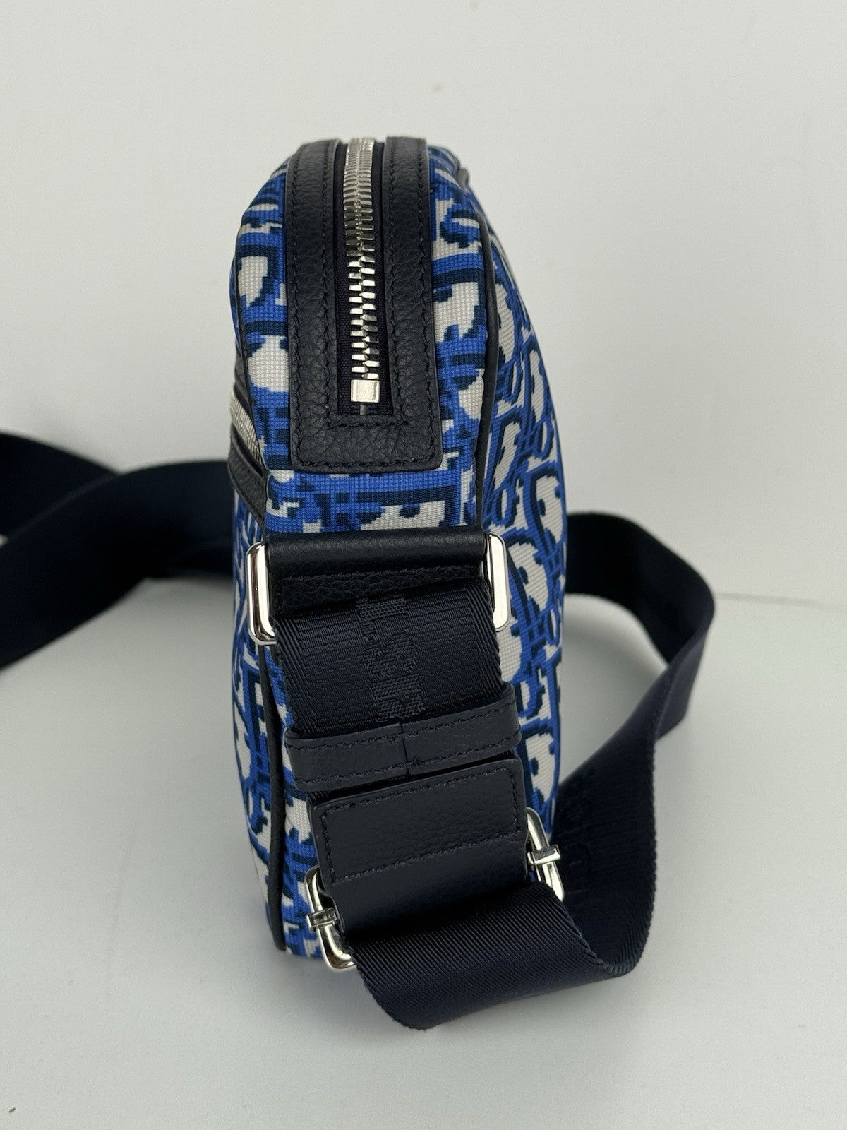 Christian Dior Messenger Pouch Oblique Pixel