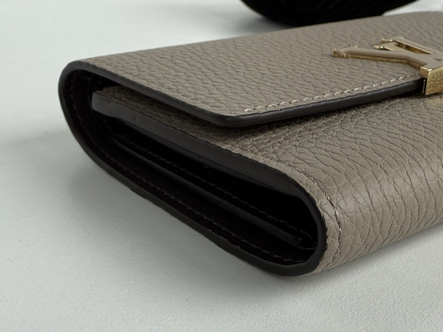 LOUIS VUITTON Portefeuille-Capsine Compact Trifold wallet