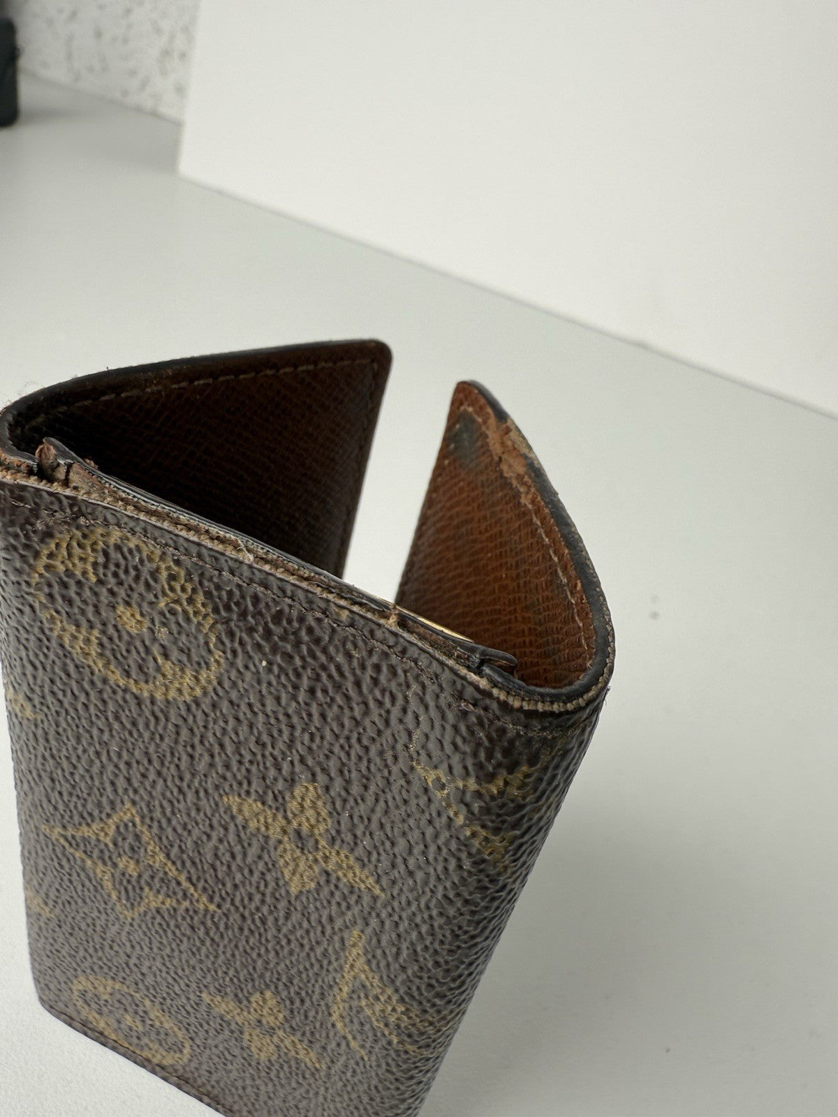 Louis Vuitton Multicles 4 Key Case Holder Fuchsia