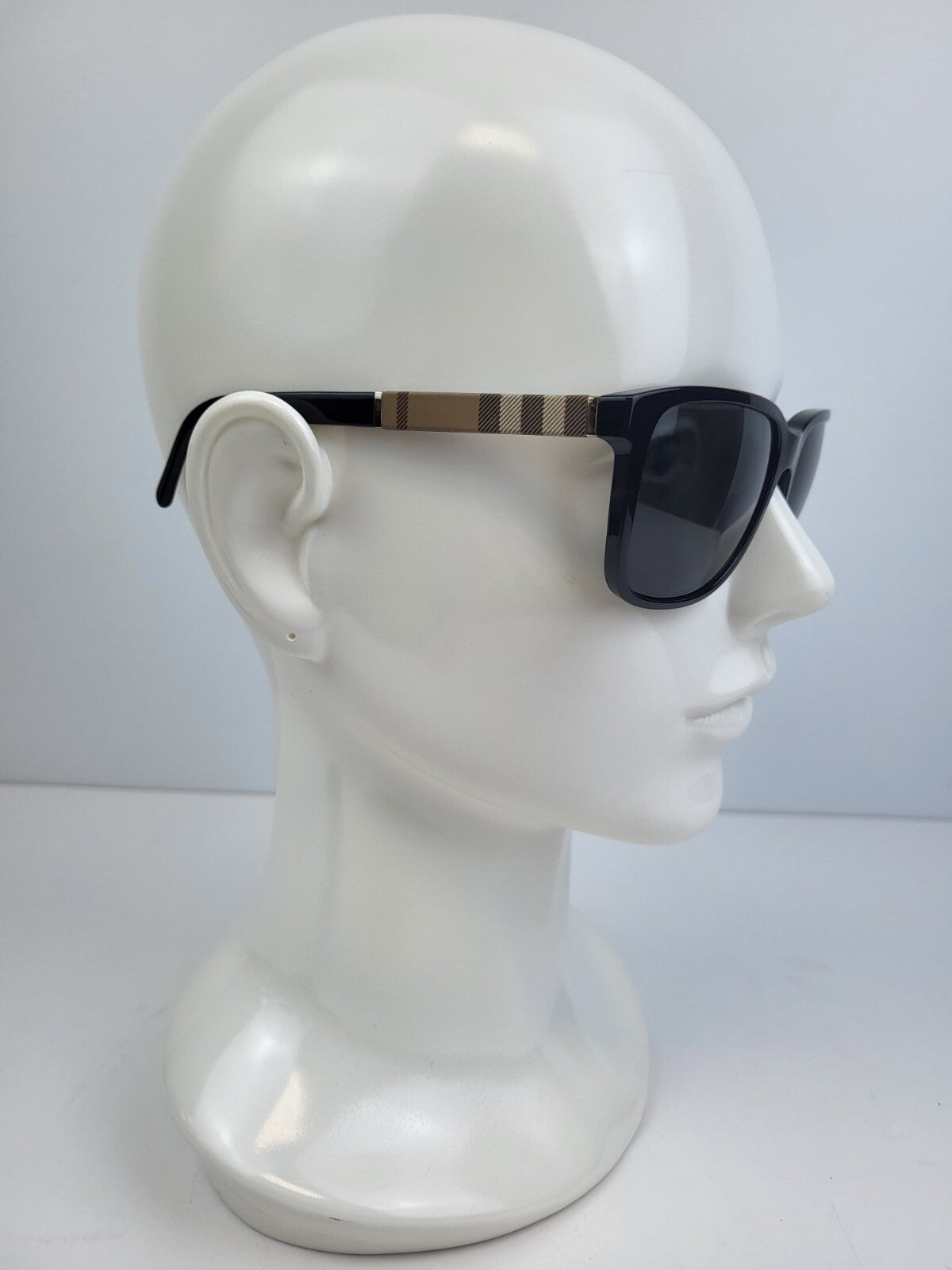 Burberry Sunglasses B4181 Black Frame 58*17 For Women
