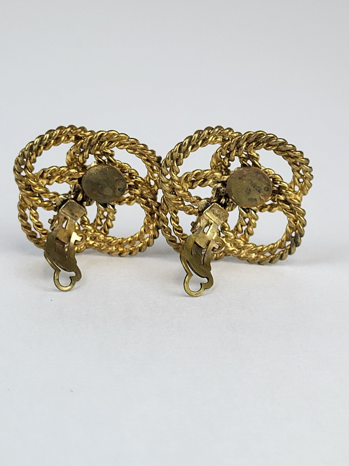 Chanel Vintage Earrings 70s Quatrefoil Round Rope Link Clip On Yellow Gold Tone