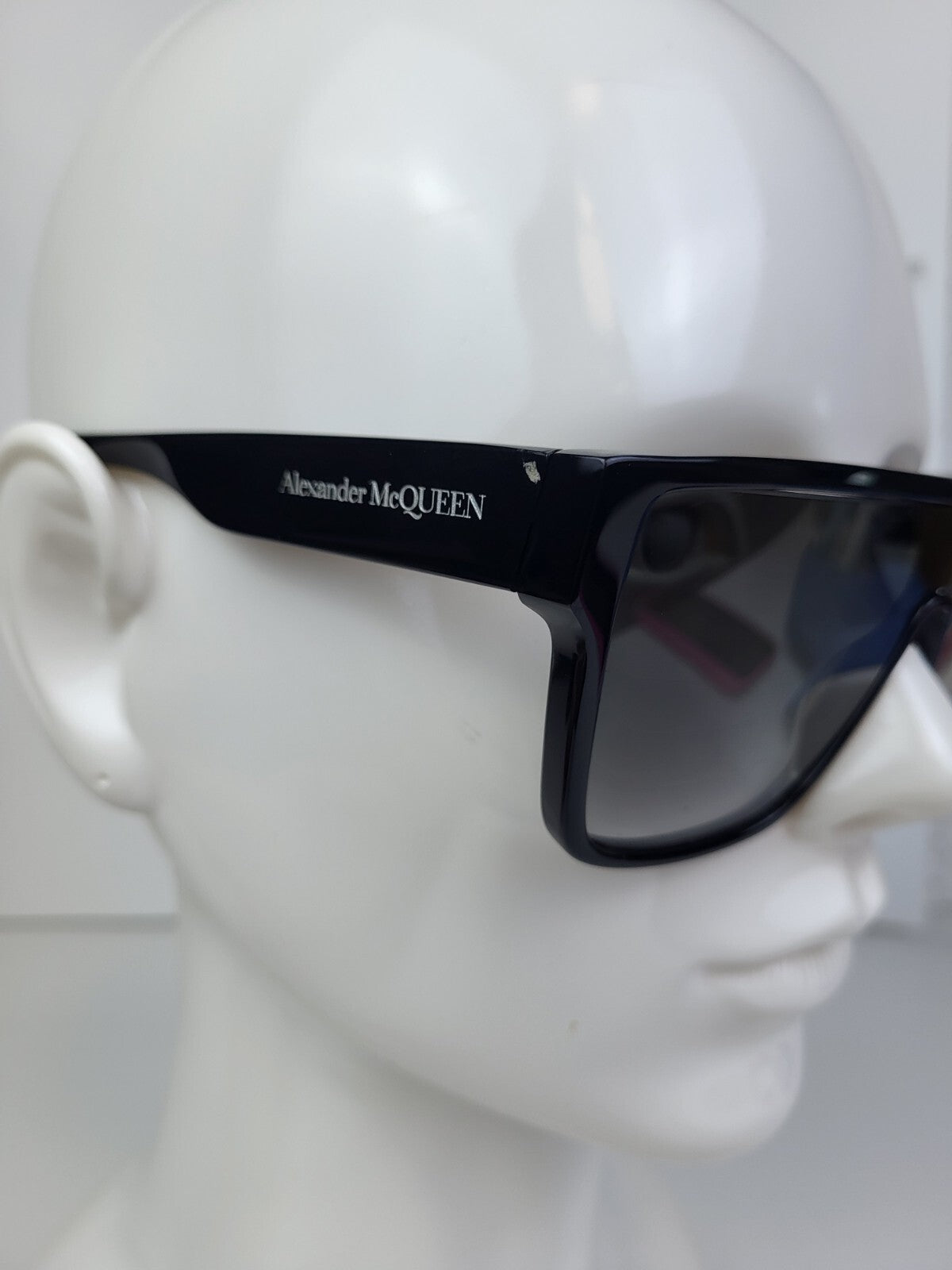 Alexander McQueen Sunglasses AM0354S Black 99-01-145