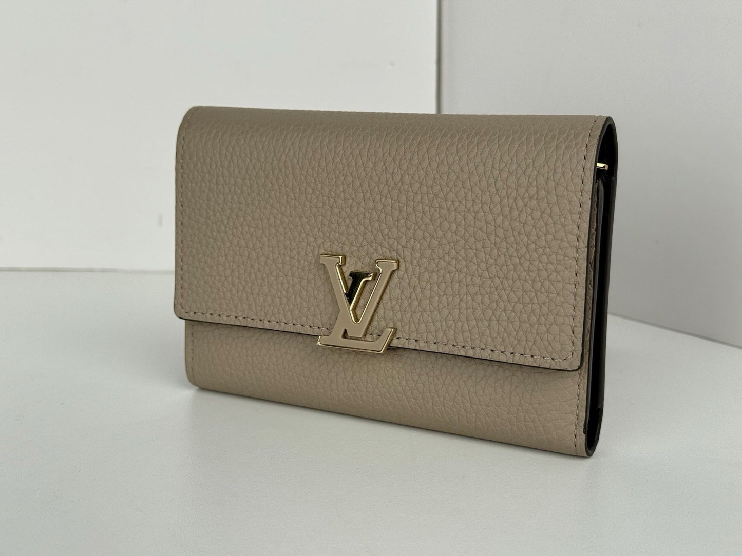 LOUIS VUITTON Portefeuille-Capsine Compact Trifold wallet
