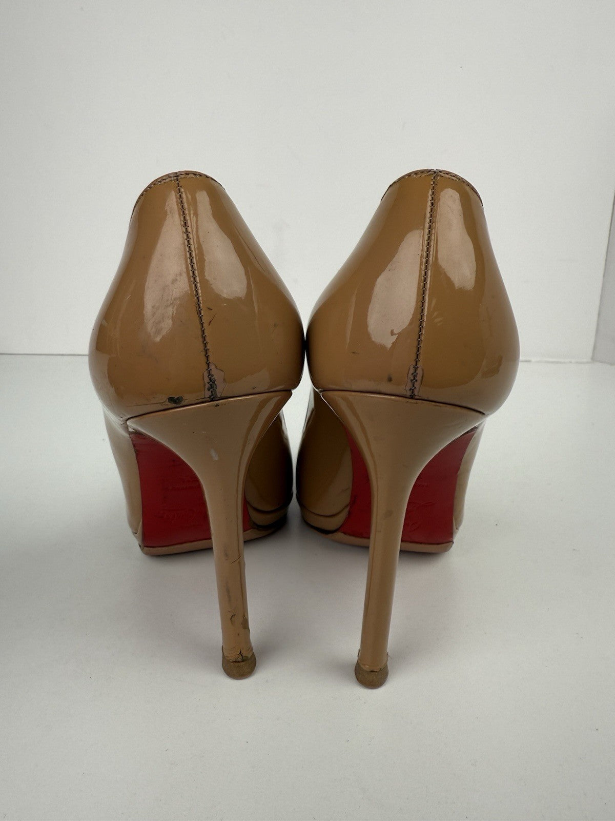 Christian Louboutin Patent Leather Pump Size 5.5 Beige