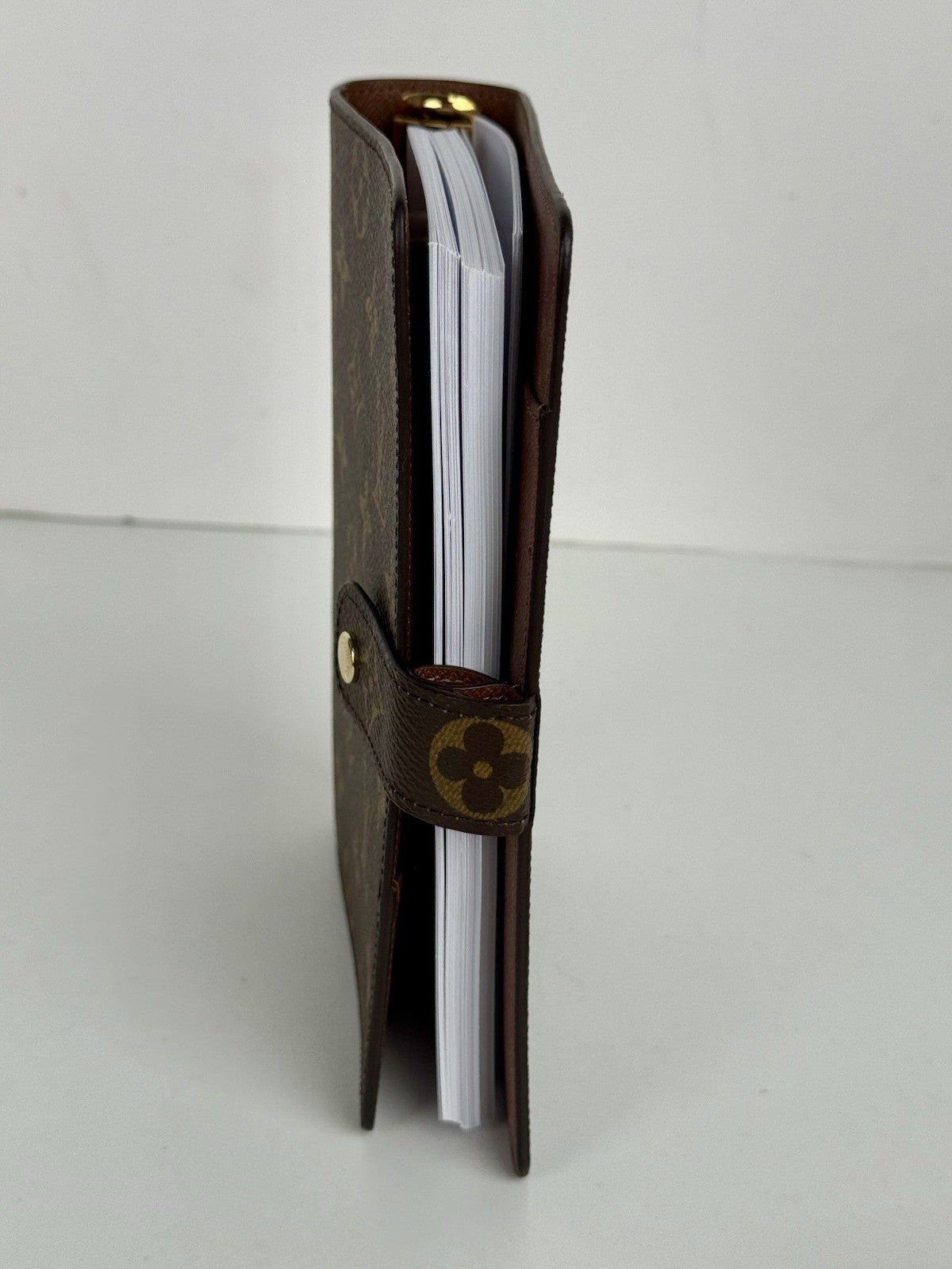 Louis Vuitton Monogram Medium Ring Agenda Cover