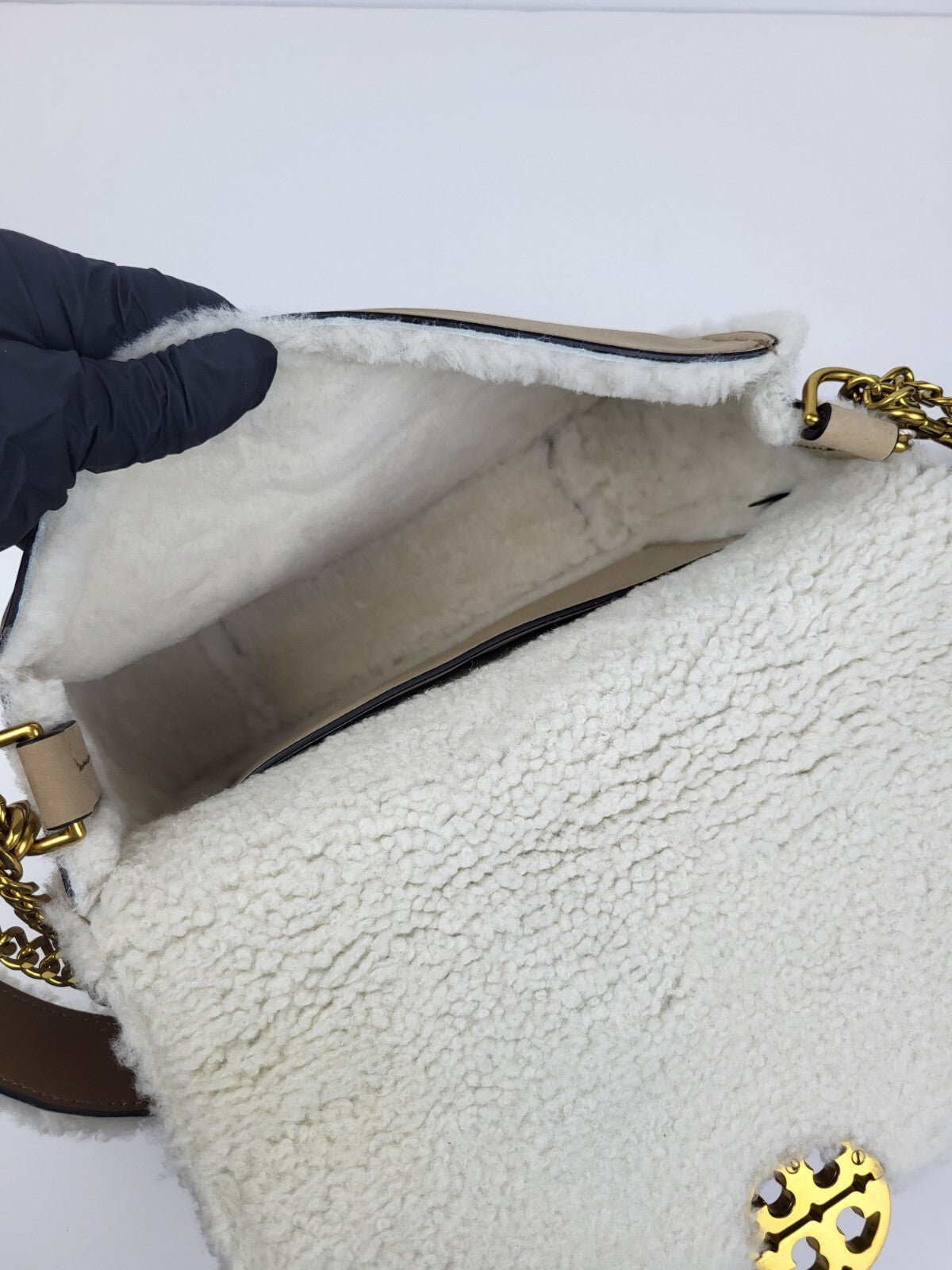 Tory Burch Purse - Chelsea Shearling Shoulder Bag Beige