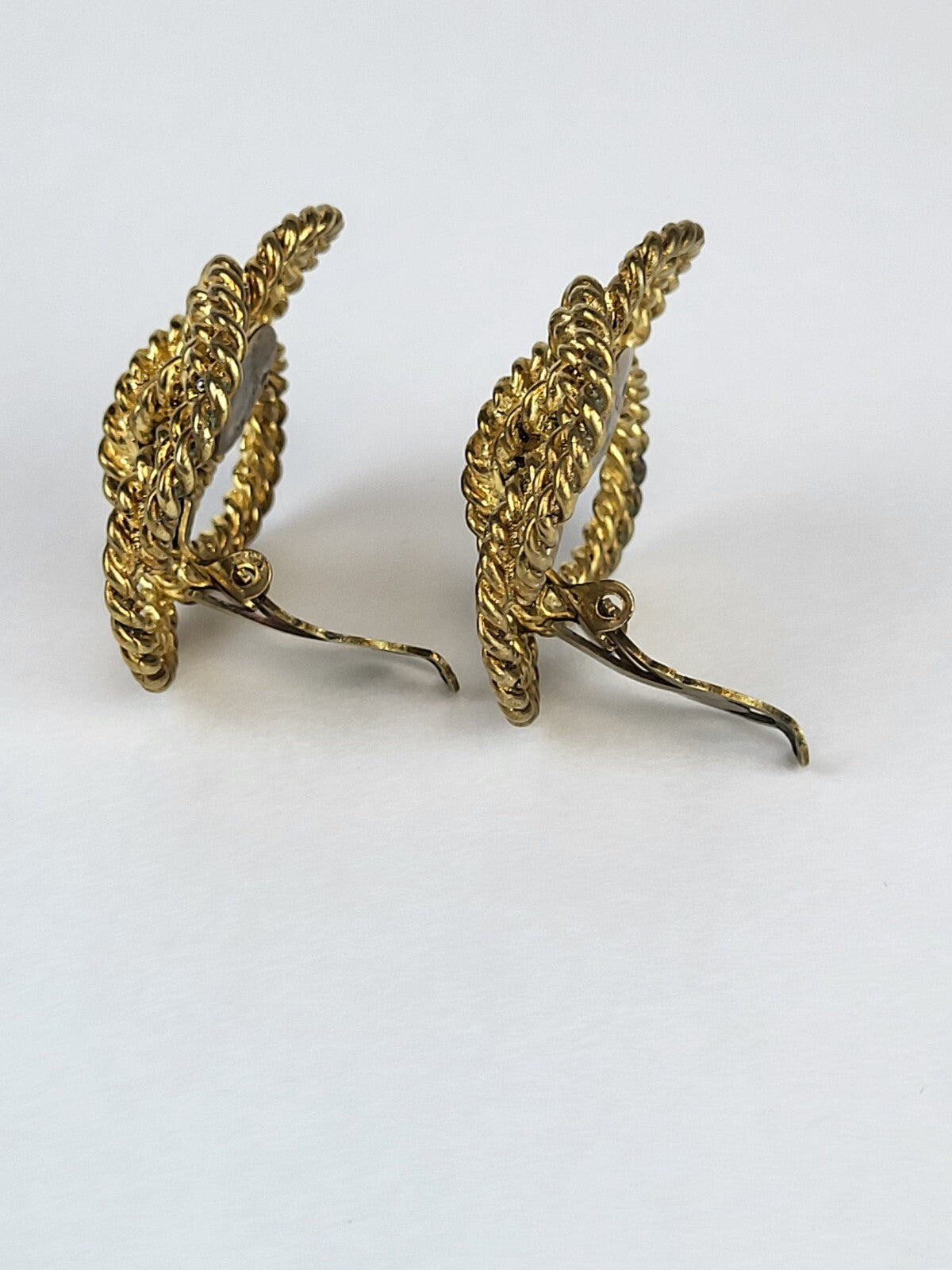 Chanel Vintage Earrings 70s Quatrefoil Round Rope Link Clip On Yellow Gold Tone