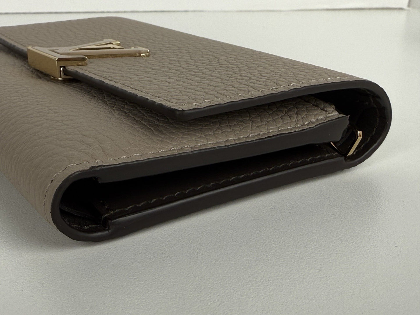 LOUIS VUITTON Portefeuille-Capsine Compact Trifold wallet