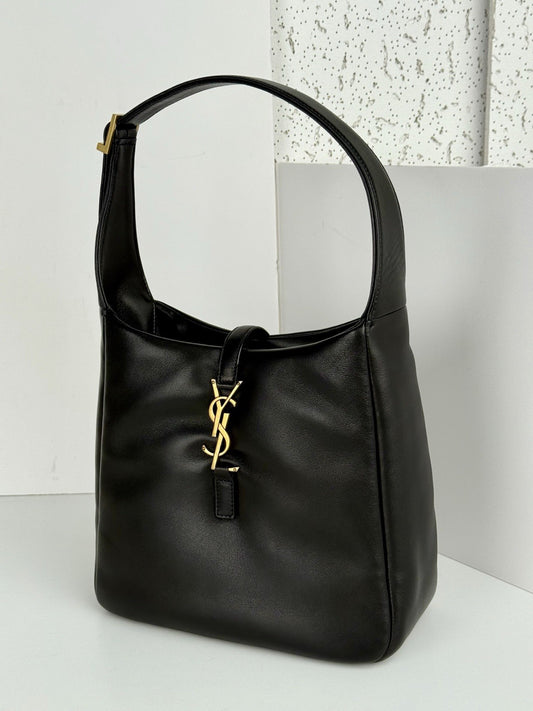 Saint Laurent Black Smooth Calfskin Le 5 a 7 Hobo