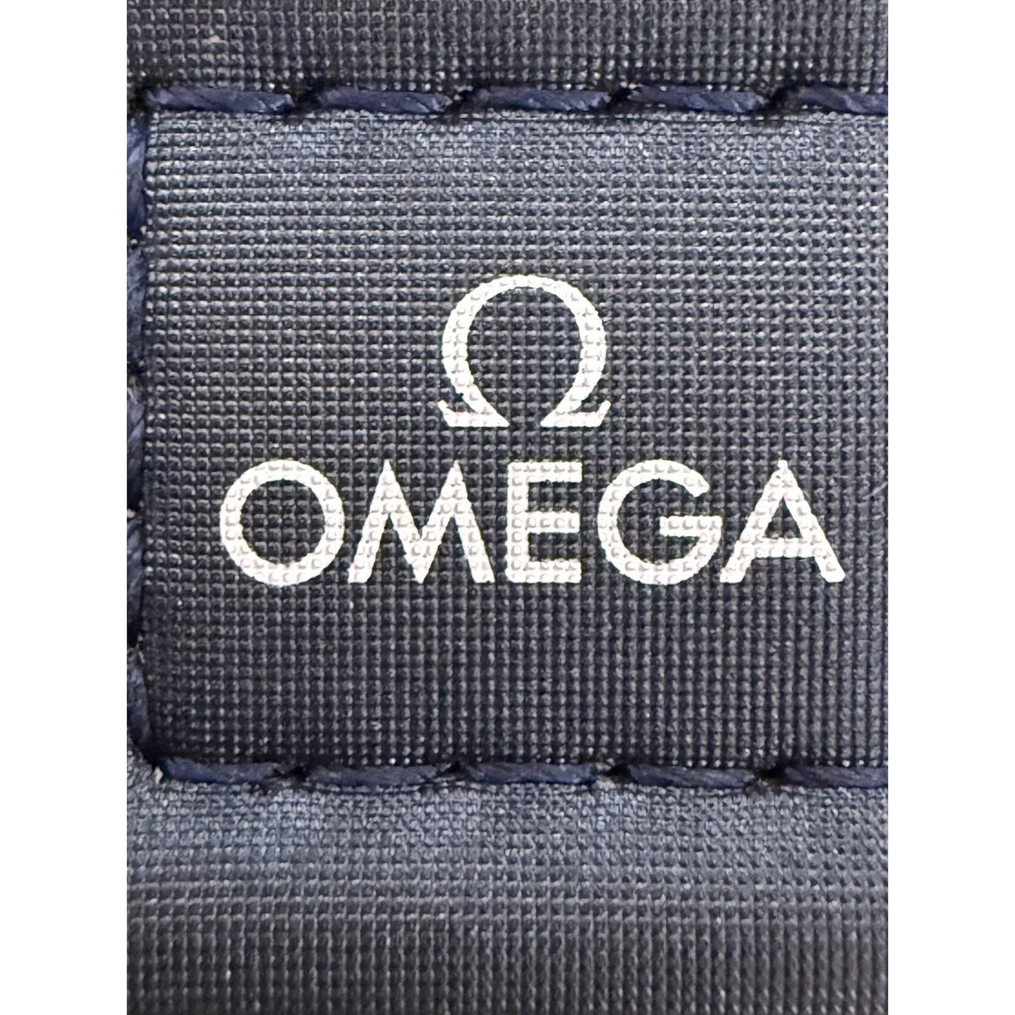 OMEGA X SWATCH Moonswatch Speedmaster Mission on Earth 42mm SO33G100