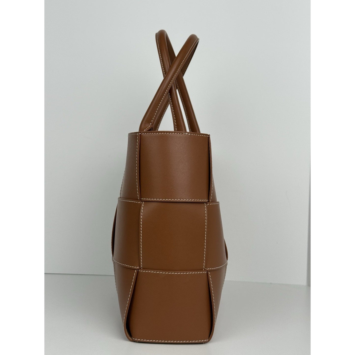 Bottega Veneta Nappa Maxi Intrecciato Men’s Arco Tote in Wood
