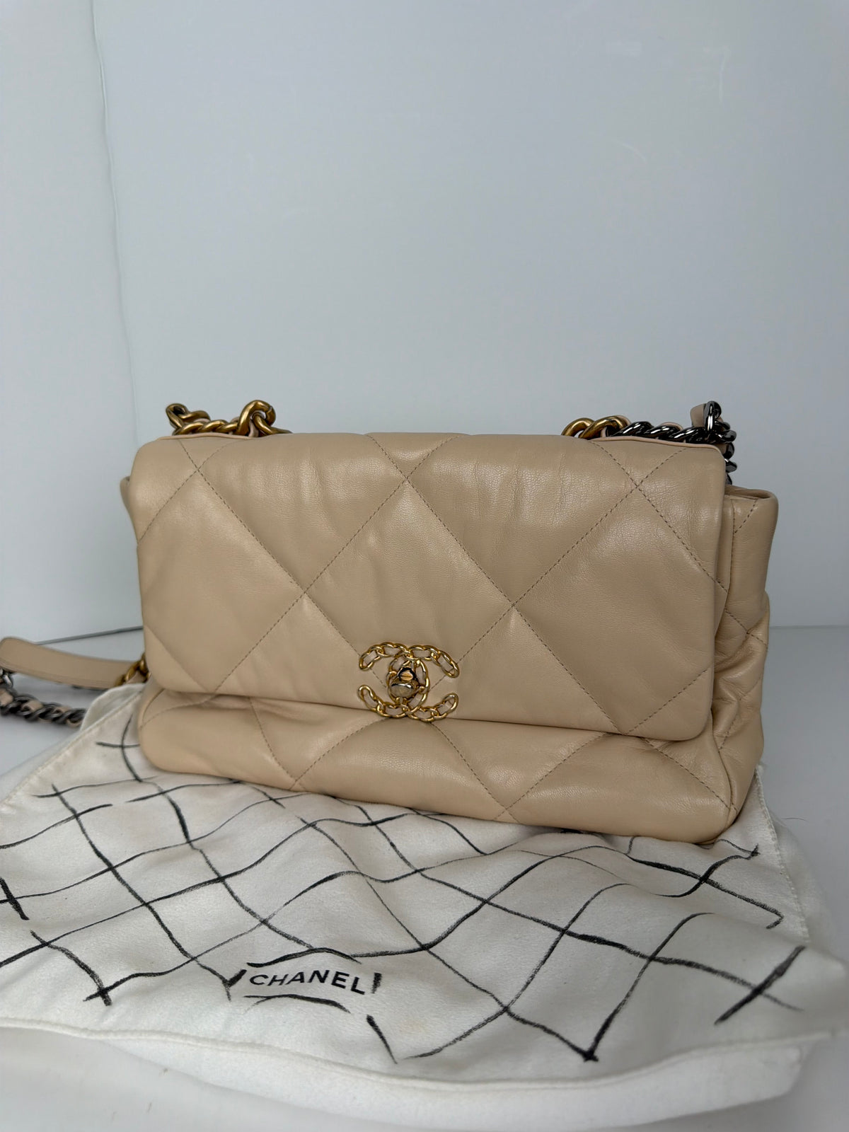 Chanel 19 Flap Bag in Beige Leather 2020 YF4
