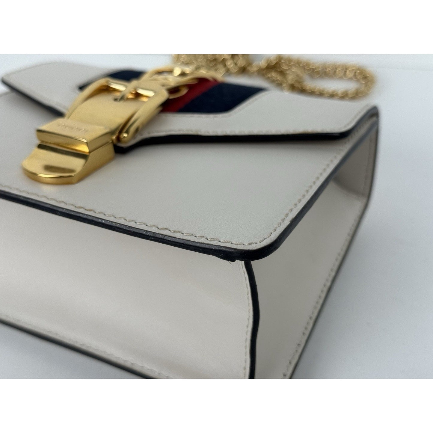 Gucci Sylvie White Leather Shoulder Bag with Gold Chain Detail