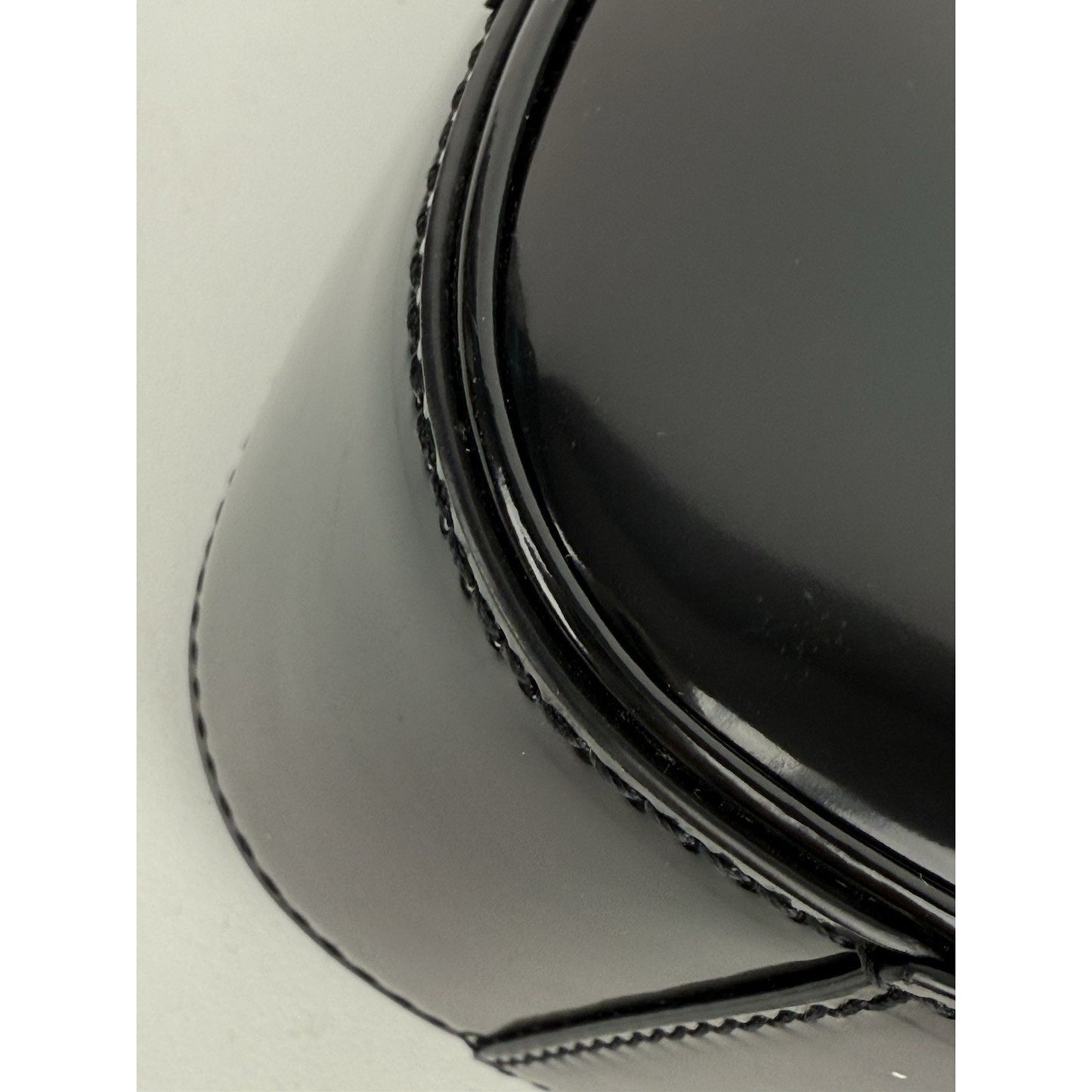 Saint Laurent Le 5 A 7 Shiny Leather Hobo Bag in Black