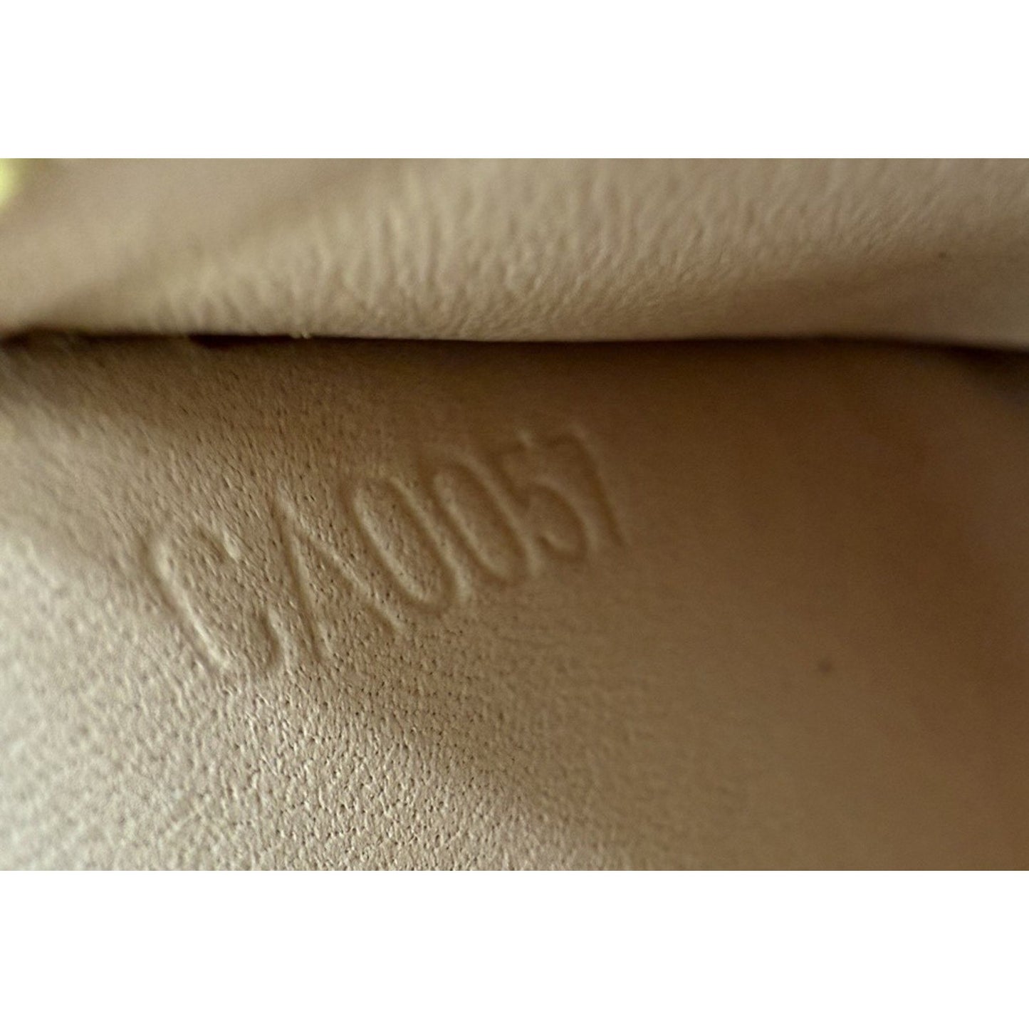 Louis Vuitton Monogram Multicolor Small Ring Agenda Cover in White 2007