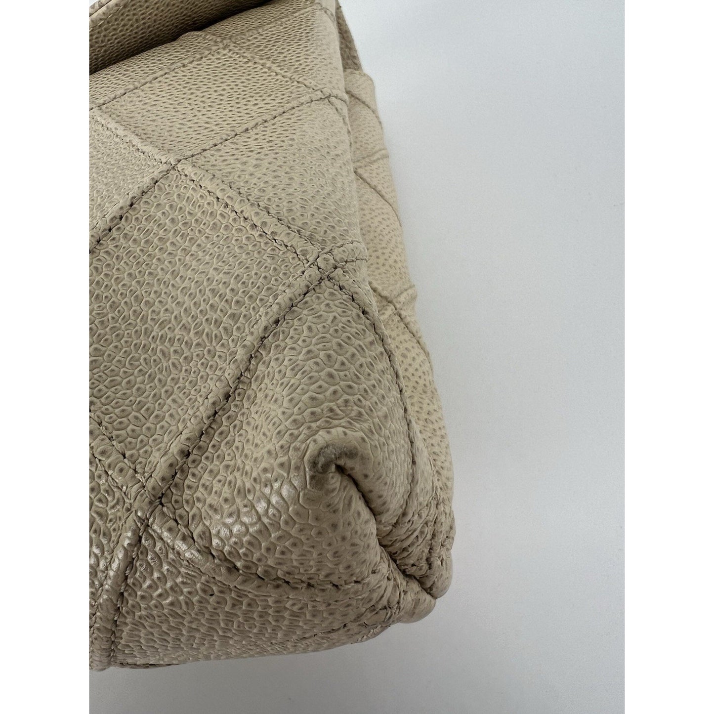 CHANEL Vintage (2000-2002) Caviar Diamond Stitch Oversized Flap Leather Clutch