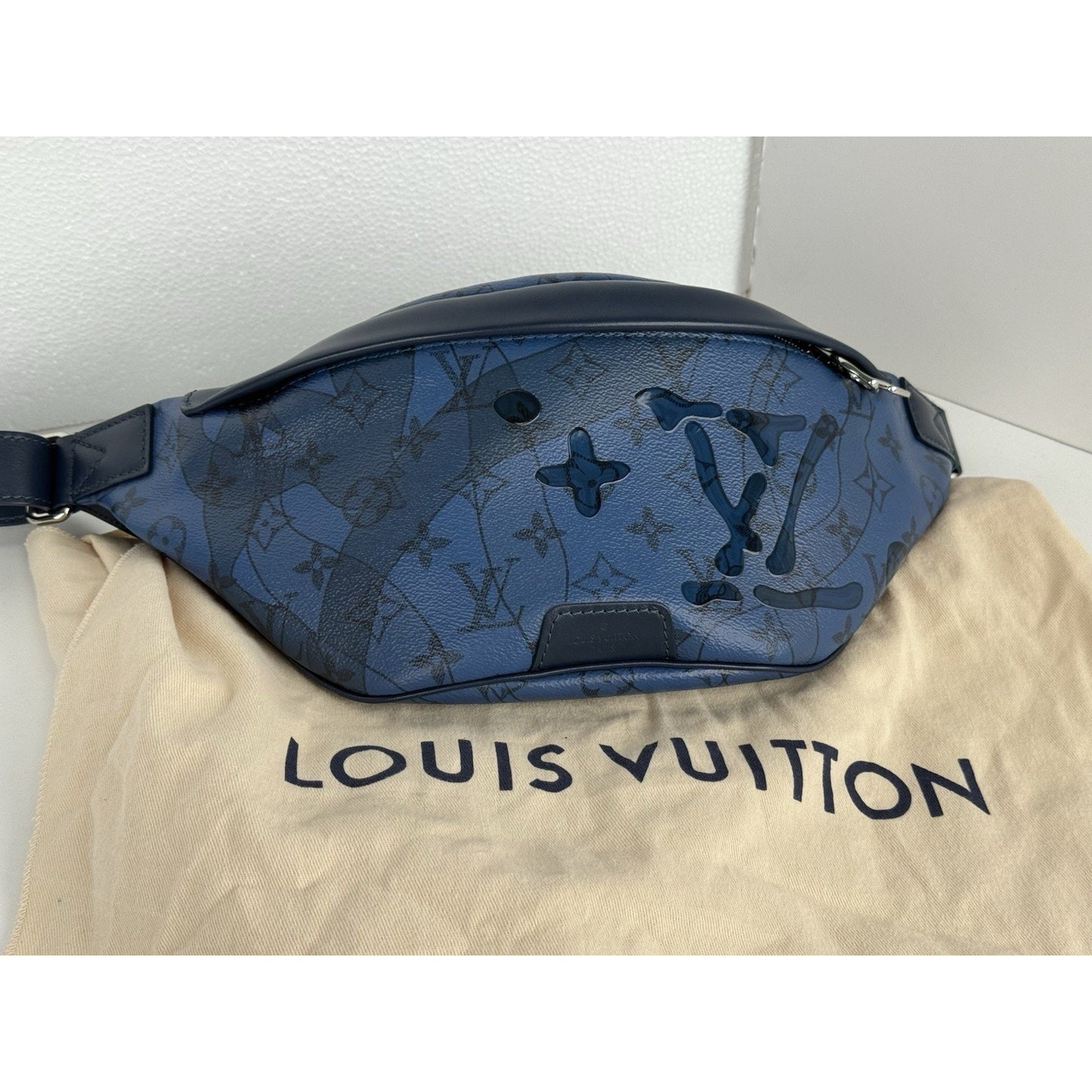Louis Vuitton Monogram Blue Aqua Garden Discovery Bum Bag PM Body Bag A1