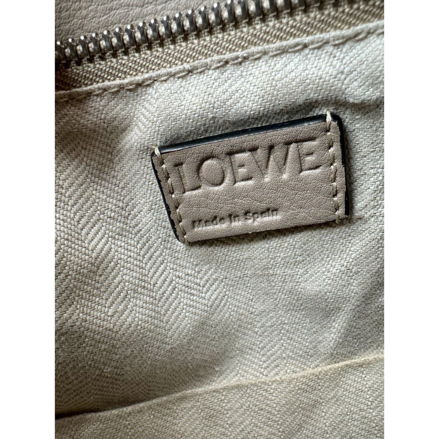 Loewe Puzzle Bag in Beige Green White Leather with Silver Hardware Shoulder Bag