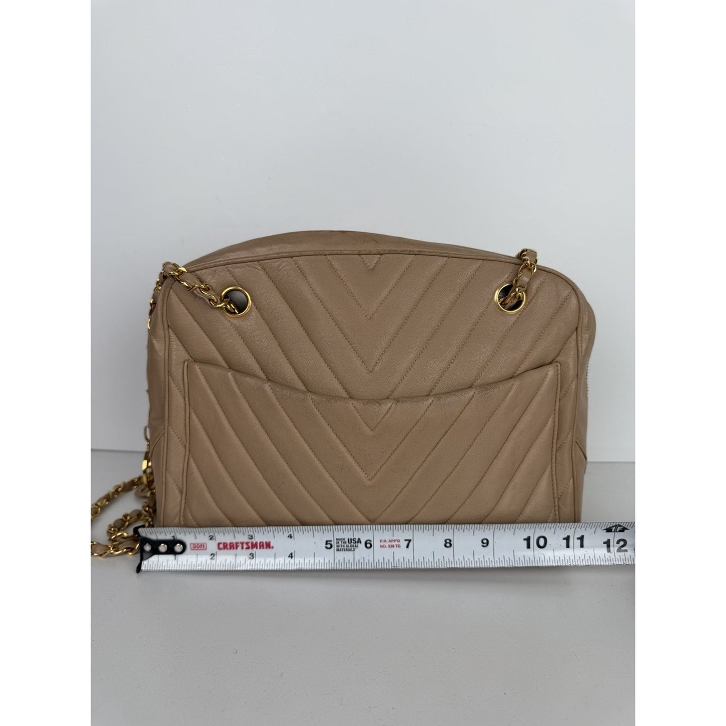 Chanel Chevron Camera Shoulder Bag Vintage in Beige Leather 1989 – 1991 S04