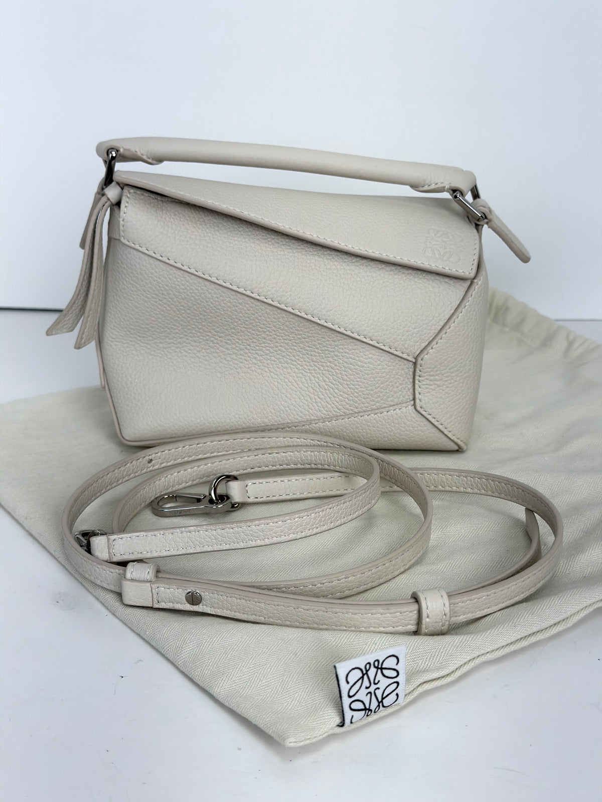 Loewe Puzzle Crossbody Mini Bag in White Leather YD-6