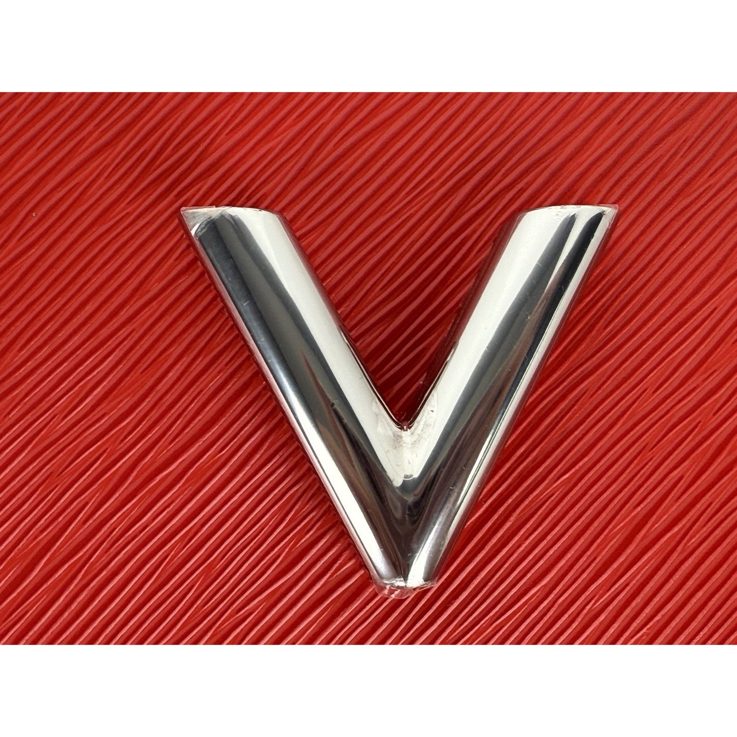 Louis Vuitton Twist MM Shoulder Bag Red Epi Leather with Silver Hardware