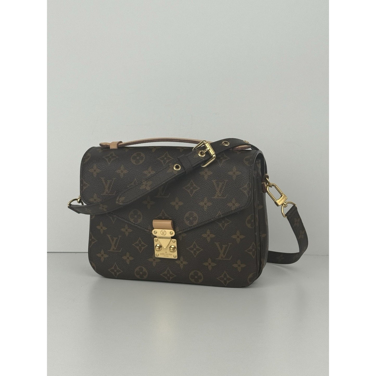 LOUIS VUITTON Pochette Metis Monogram Women's Shoulder Bag 2018 DU4148